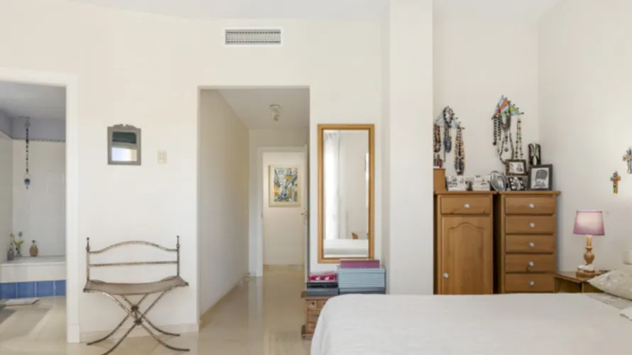 Apartment de 2 chambres à Cortes (San Pedro De Alcantara), Spain No. 790 № 4