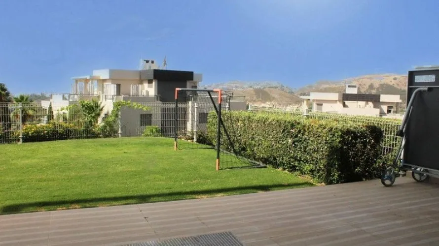 Apartment de 4 chambres à Benahavis, Spain No. 333 № 12