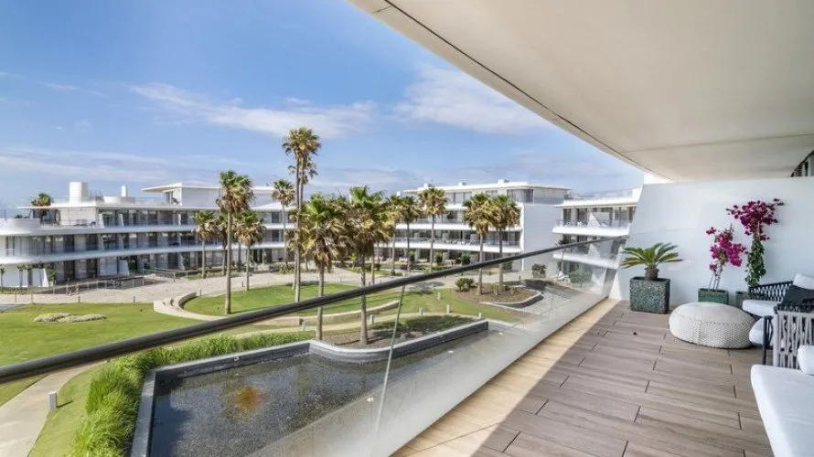 Apartment de 3 chambres à Estepona, Spain No. 390