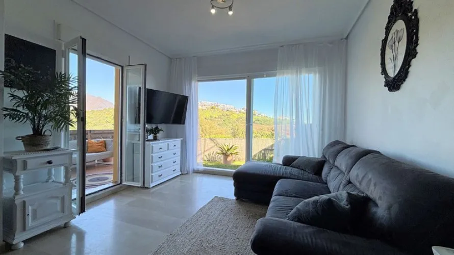 Apartment de 2 chambres à Casares, Spain No. 572 № 2