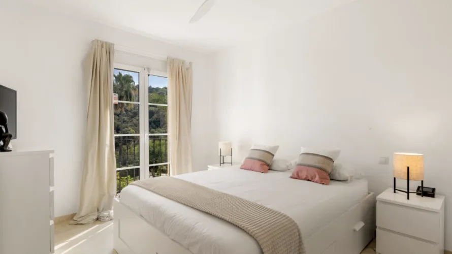 Apartment de 3 chambres à Benahavis, Spain No. 690 № 11