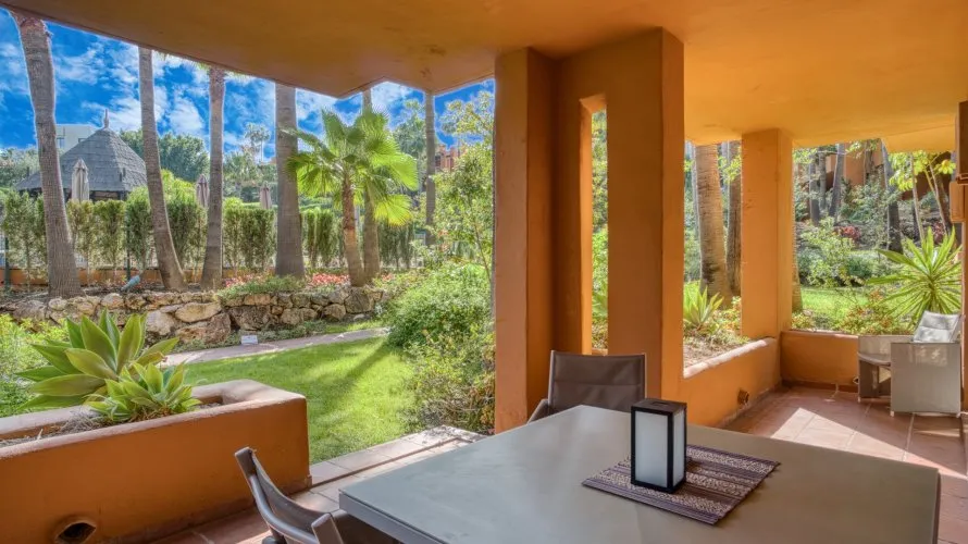 Apartment de 2 chambres à Marbella, Spain No. 688 № 4