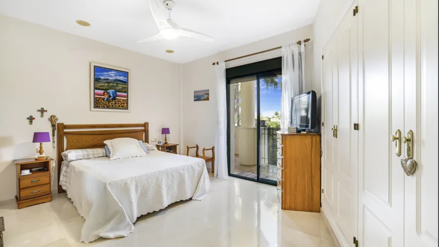 Apartment de 2 chambres à Cortes (San Pedro De Alcantara), Spain No. 485 № 14