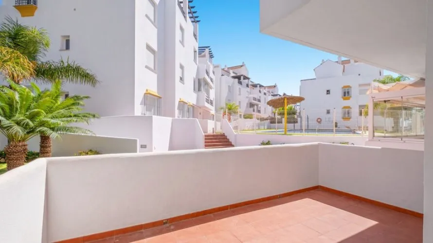 Apartment de 2 chambres à Estepona, Spain No. 645 № 7