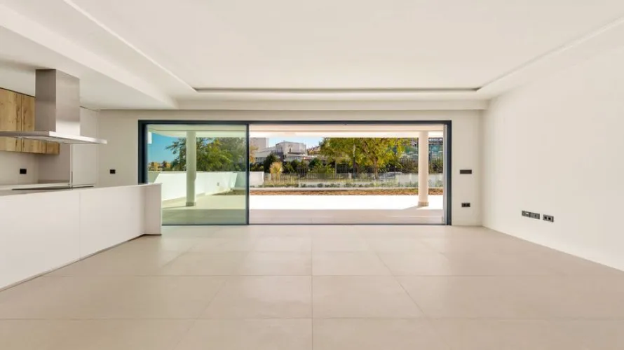 Apartment de 2 chambres à Estepona, Spain No. 296 № 4