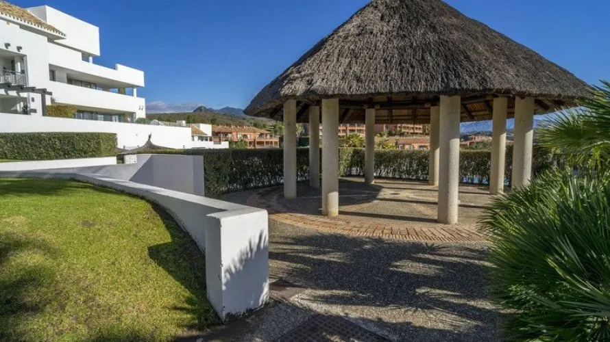 Apartment de 2 chambres à Estepona, Spain No. 654