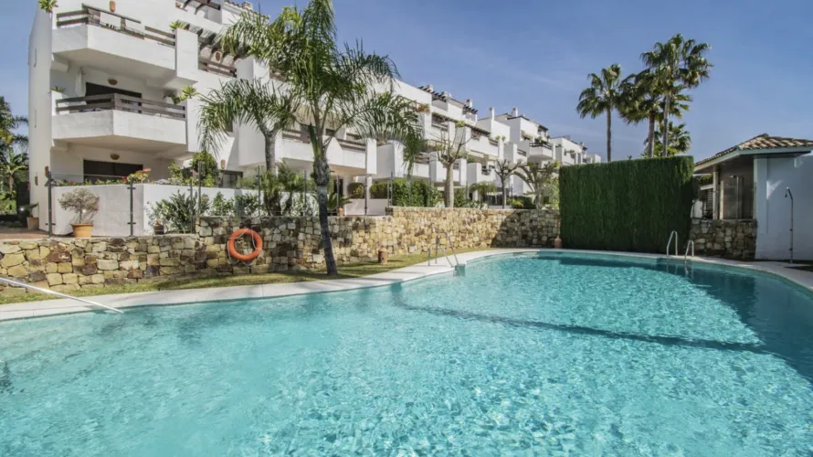 Apartment de 2 chambres à Estepona, Spain No. 693 № 9