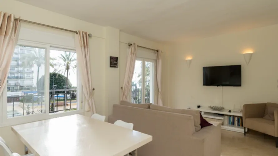 Apartment de 2 chambres à Marbella, Spain No. 586 № 4