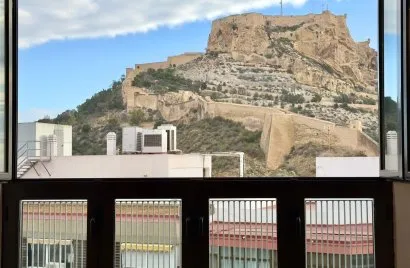 Apartment de 3 chambres à Alicante, Espagne No. 1127
