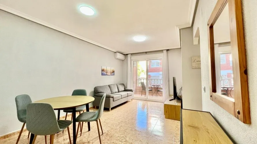 Apartment de 2 chambres à Torrevieja, Espagne No. 1751 № 1
