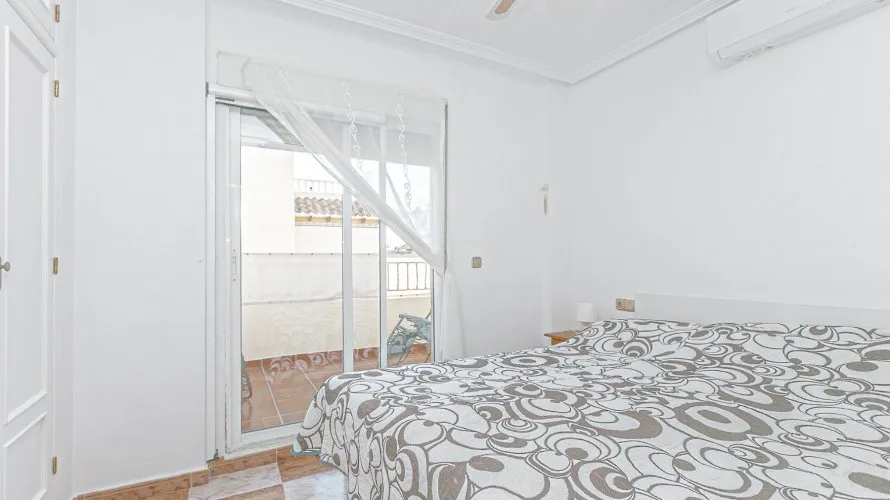 Apartment de 74m² à Playa Flamenca II, Spain No. 1720 № 1