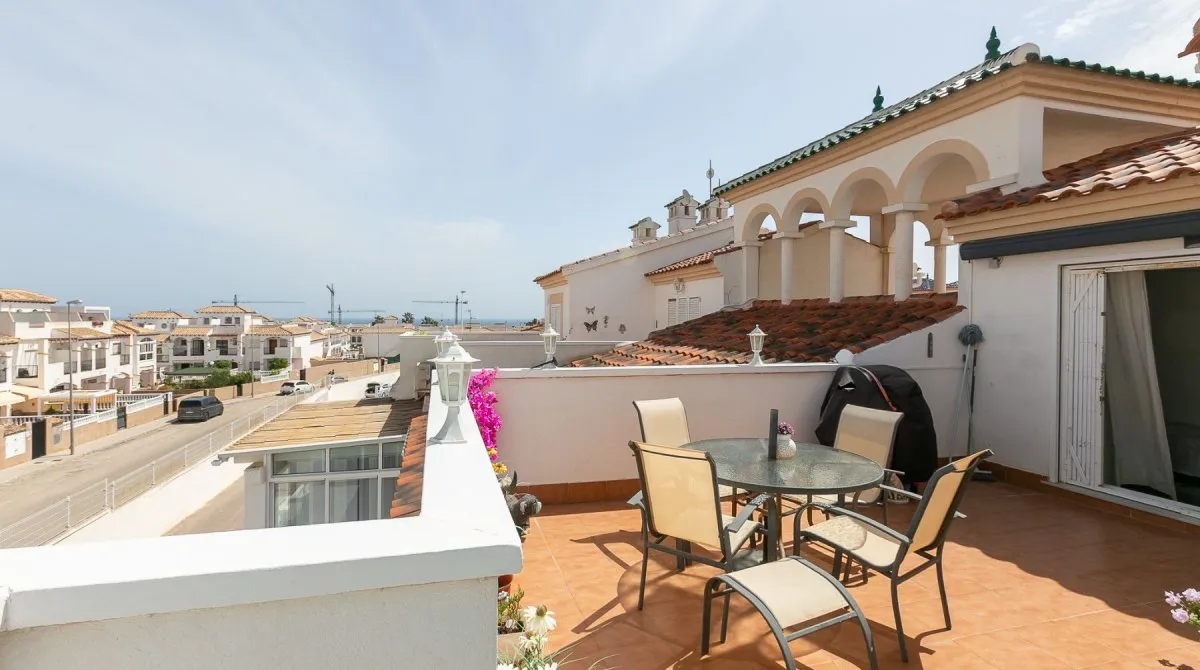 Penthouse de 89m² à Torrevieja, Espagne No. 1702