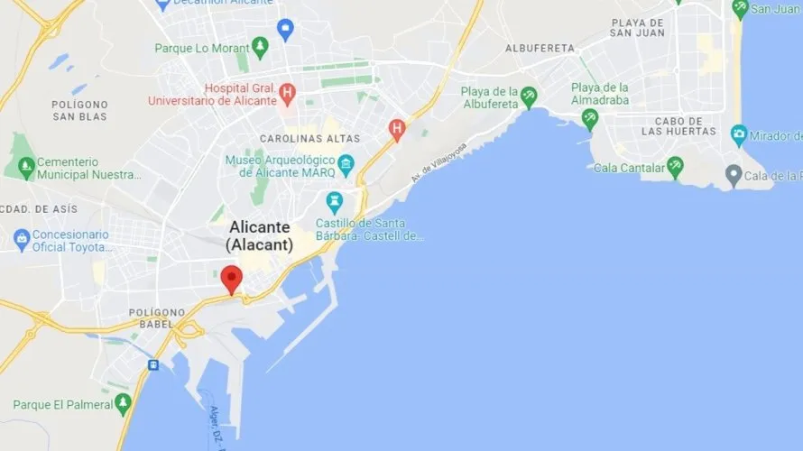 Apartment de 4 chambres à Alicante, Espagne No. 1233