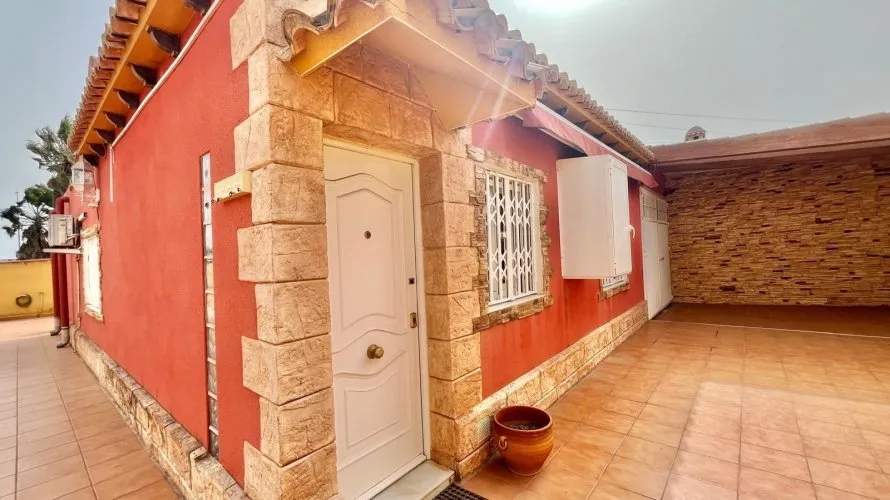 Apartment de 2 chambres à Torrevieja, Espagne No. 1665 № 11