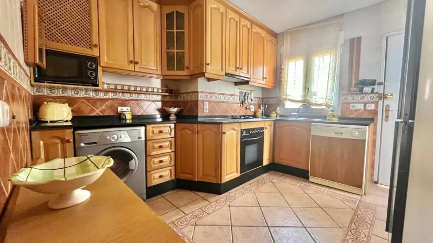 Apartment de 2 chambres à Torrevieja, Espagne No. 1665 № 19