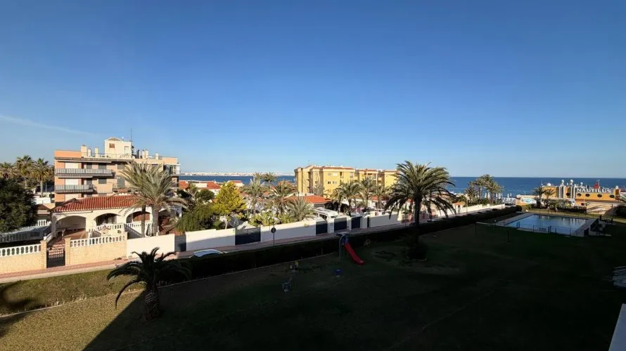 Apartment de 3 chambres à Torrevieja, Espagne No. 1139