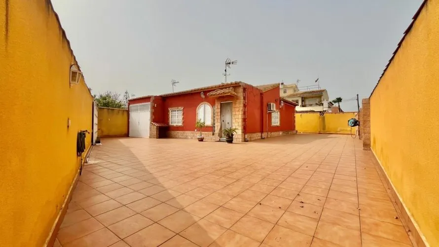 Apartment de 2 chambres à Torrevieja, Espagne No. 1665 № 10