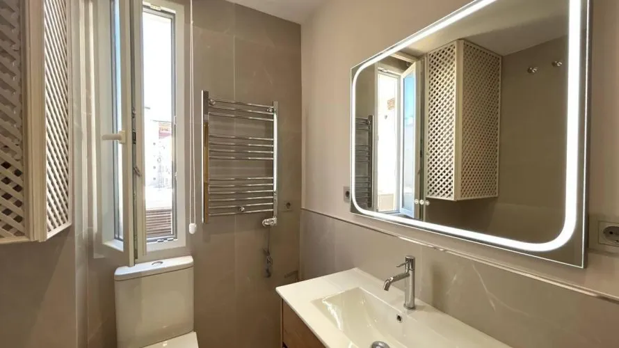Apartment de 2 chambres à Madrid, Espagne No. 1648 № 24