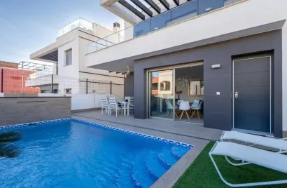 Apartment de 4 chambres à La Florida, Espagne No. 1640