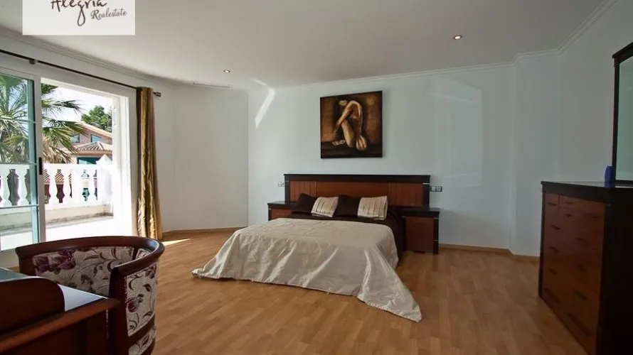 Apartment de 4 chambres à L'Eliana, Espagne No. 1788 № 1