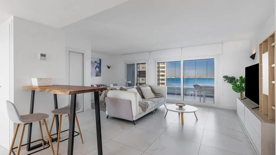 Apartment de 2 chambres à Torrevieja, Espagne No. 1873 № 1