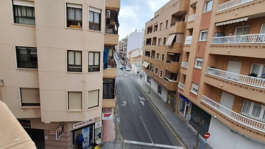 Apartment de 3 chambres à Torrevieja, Espagne No. 1827 № 2