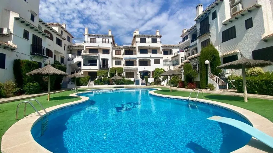 Apartment de 2 chambres à Cabo Roig, Espagne No. 2012 № 12