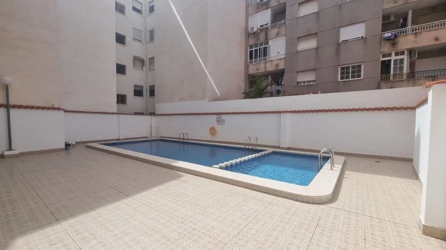 Apartment de 2 chambres à Torrevieja, Espagne No. 2192 № 1
