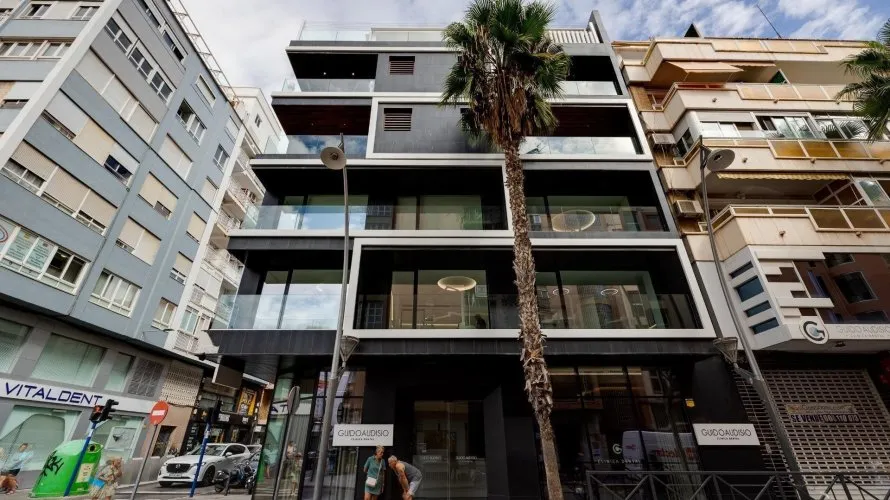 Apartment de 3 chambres à Torrevieja, Espagne No. 2043 № 1