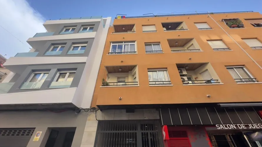 Apartment de 2 chambres à Torrevieja, Espagne No. 2255 № 1