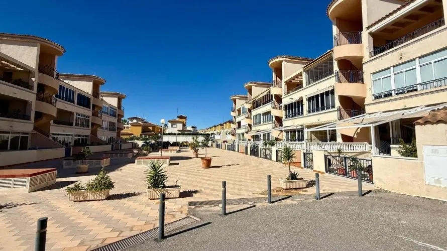 Apartment de 2 chambres à Orihuela, Espagne No. 2222