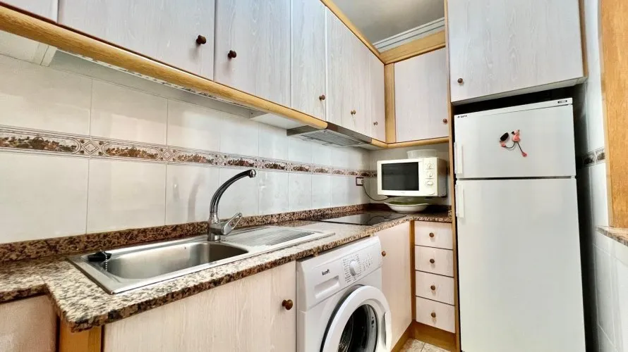 Apartment de 2 chambres à Torrevieja, Espagne No. 2303
