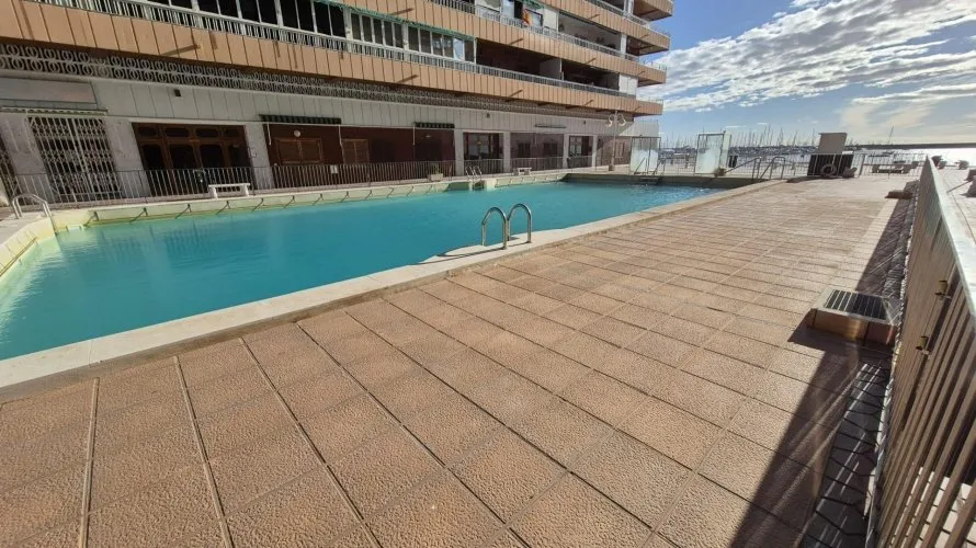 Apartment de 2 chambres à Torrevieja, Espagne No. 2047 № 1
