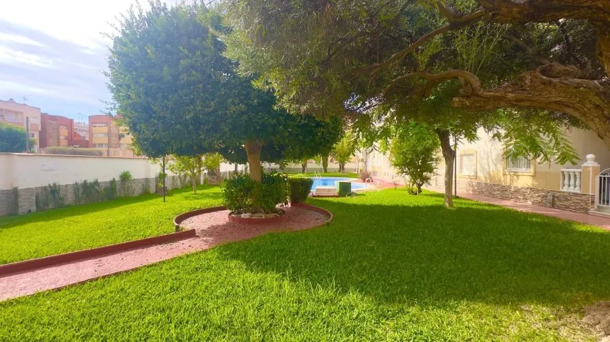 Penthouse de 69m² à Torrevieja, Espagne No. 2259 № 1