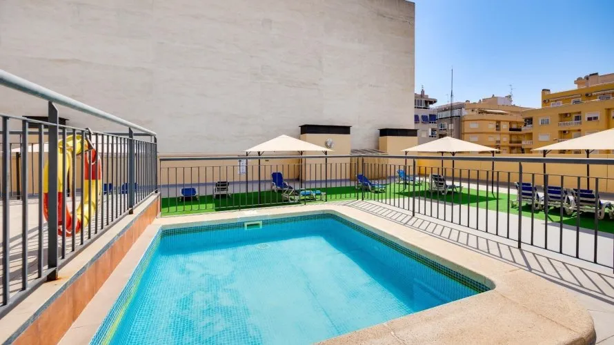 Apartment de 2 chambres à Torrevieja, Espagne No. 2020 № 2