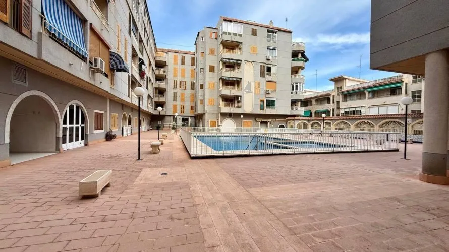 Apartment de 2 chambres à Torrevieja, Espagne No. 2219 № 3