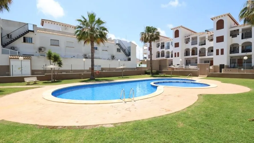 Duplex de 2 chambres à Los Altos, Espagne No. 2030 № 1