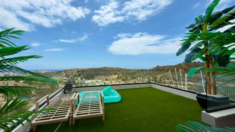 Penthouse de 2 chambres à Finestrat, Espagne No. 2050