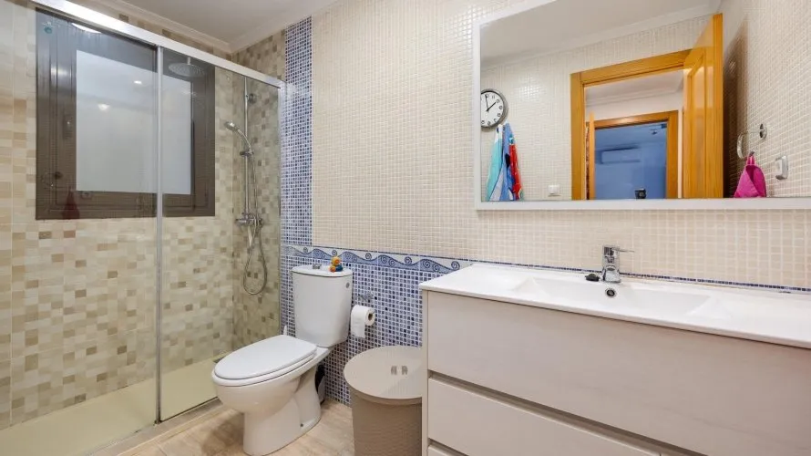 Apartment de 2 chambres à Torrevieja, Espagne No. 2020 № 10