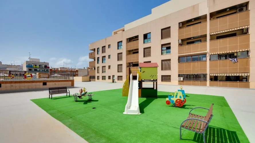 Apartment de 2 chambres à Torrevieja, Espagne No. 2020 № 1