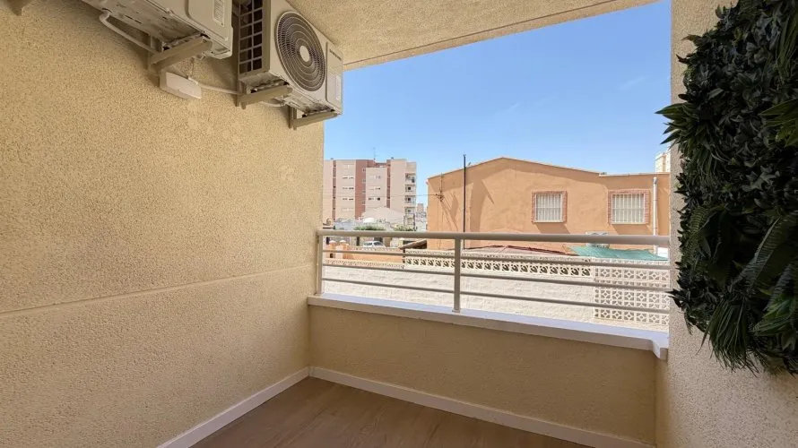 Apartment de 2 chambres à Nueva Torrevieja, Espagne No. 2343 № 2