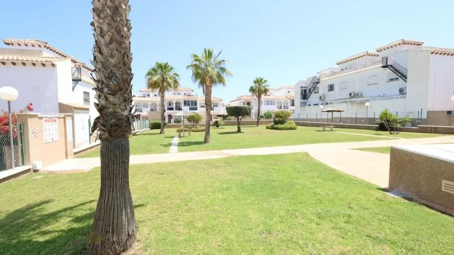 Duplex de 2 chambres à Los Altos, Espagne No. 2030