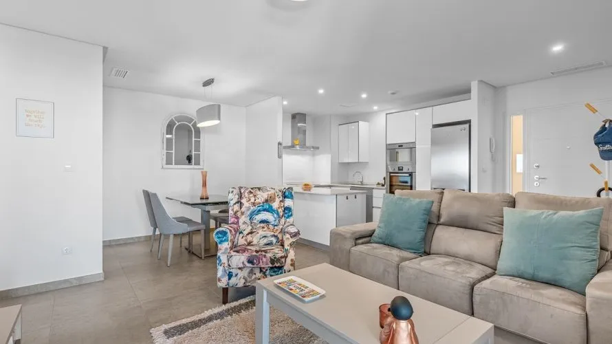 Apartment de 2 chambres à San Miguel de Salinas, Espagne No. 2019 № 5