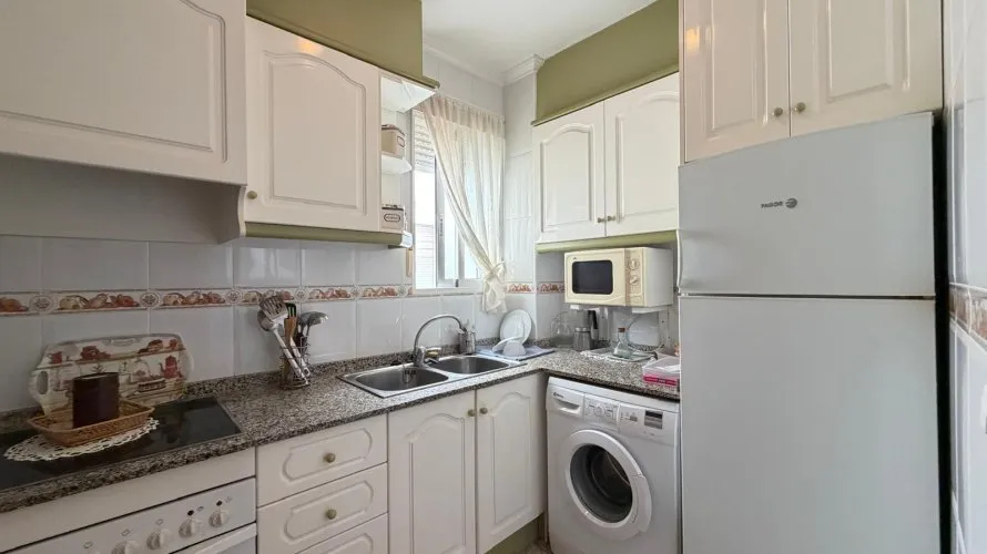 Apartment de 2 chambres à Torrevieja, Espagne No. 2490 № 10