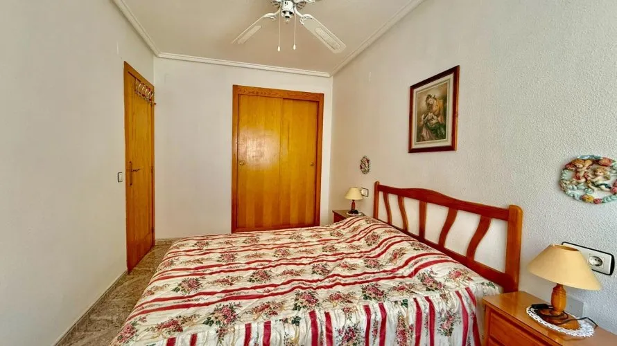 Apartment de 2 chambres à Torrevieja, Espagne No. 2532 № 1