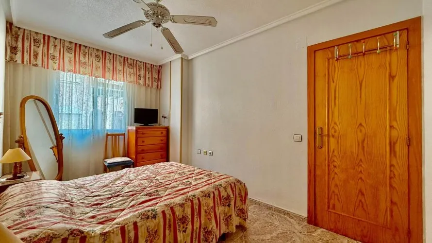 Apartment de 2 chambres à Torrevieja, Espagne No. 2532