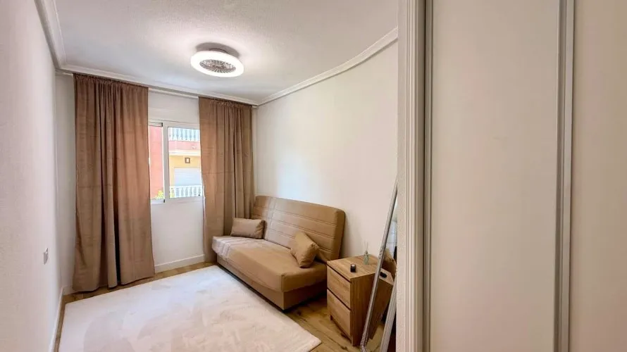 Apartment de 2 chambres à Torrevieja, Espagne No. 2535 № 5
