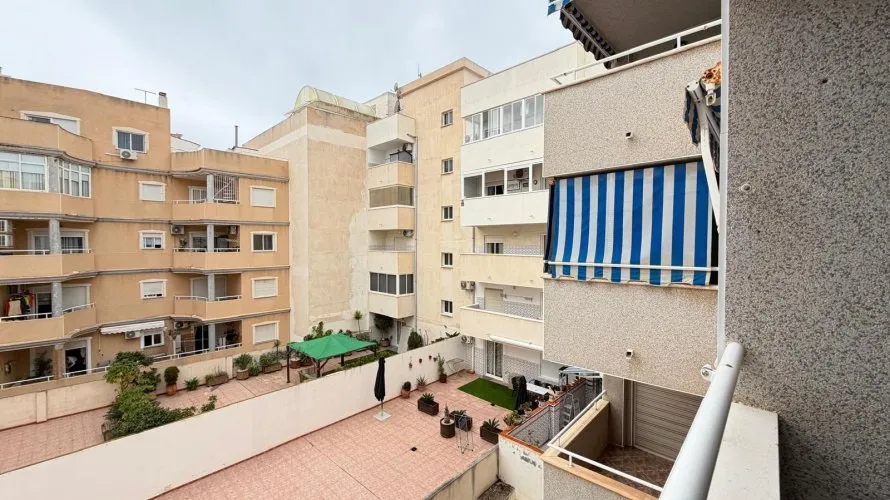 Apartment de 2 chambres à Torrevieja, Espagne No. 2628 № 4