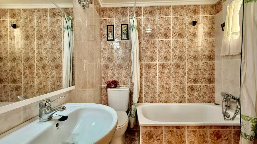 Apartment de 2 chambres à Torrevieja, Espagne No. 2532 № 10