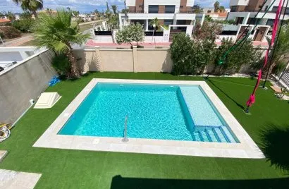 Apartment de 3 chambres à Torrevieja, Espagne No. 2531